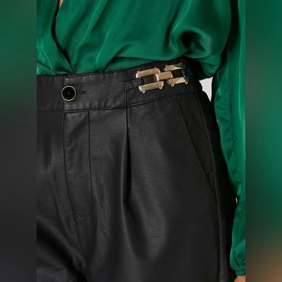 LYNNE high Waist trousers | Baggy pants in leather look - Picture 4 of 16